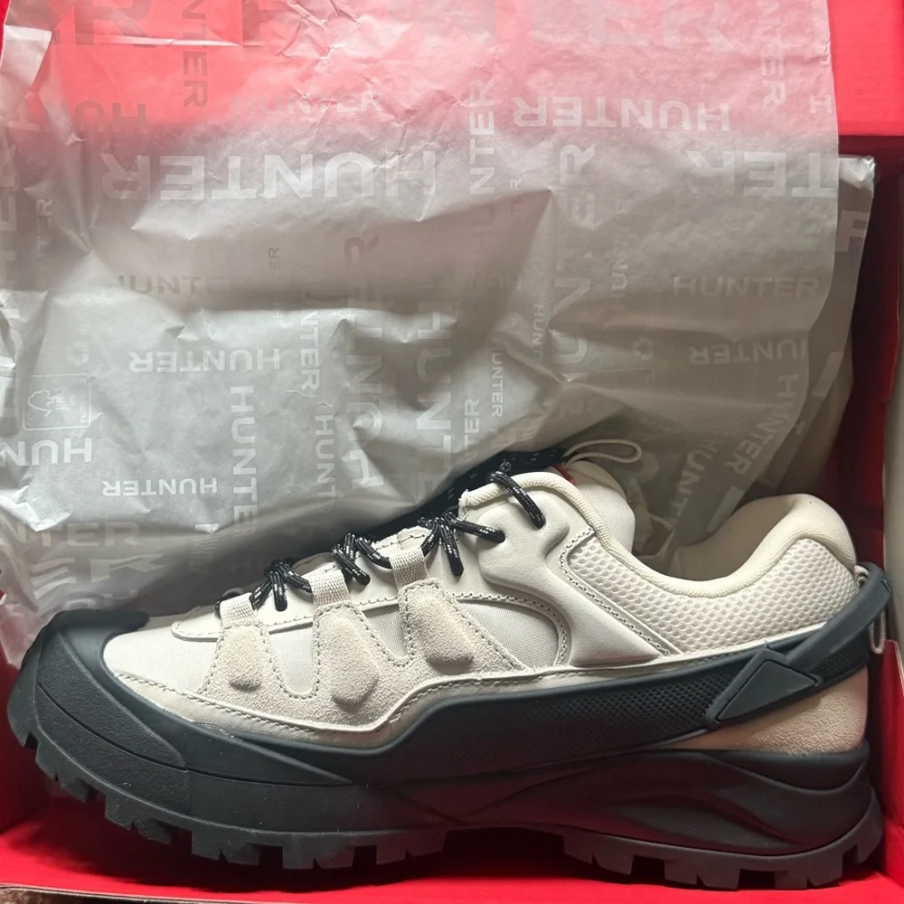 Hunter Cream and Black Trail Sneaker